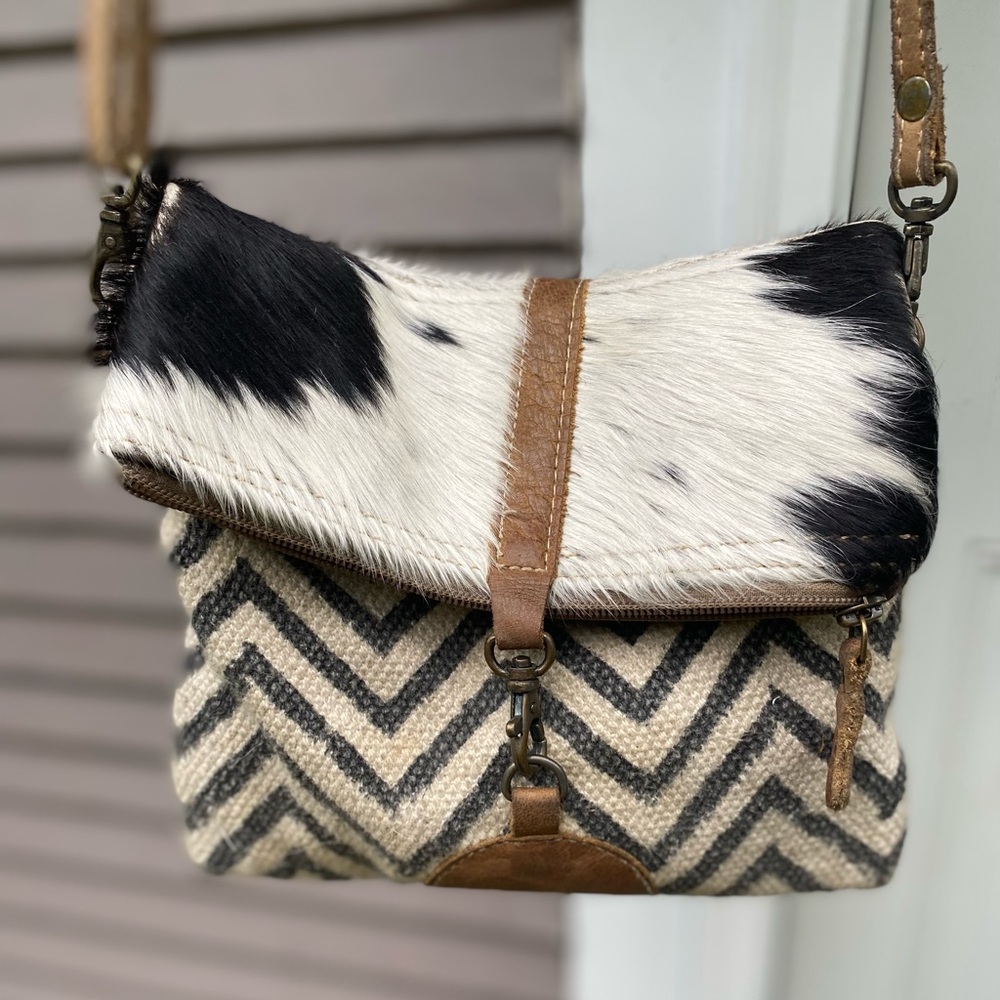 Cute western cross body!